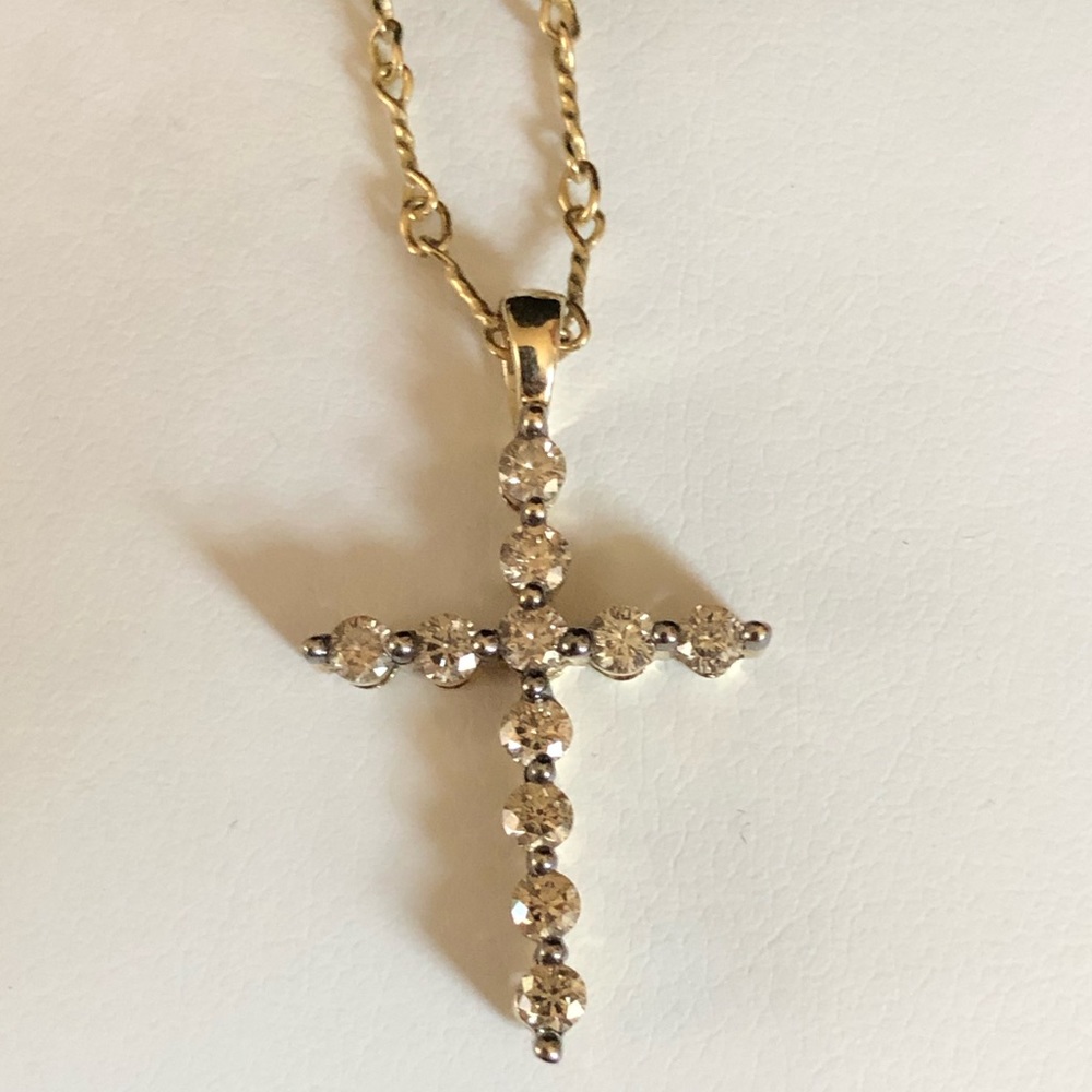 CHAMPAGNE DIAMOND CROSS PENDANT